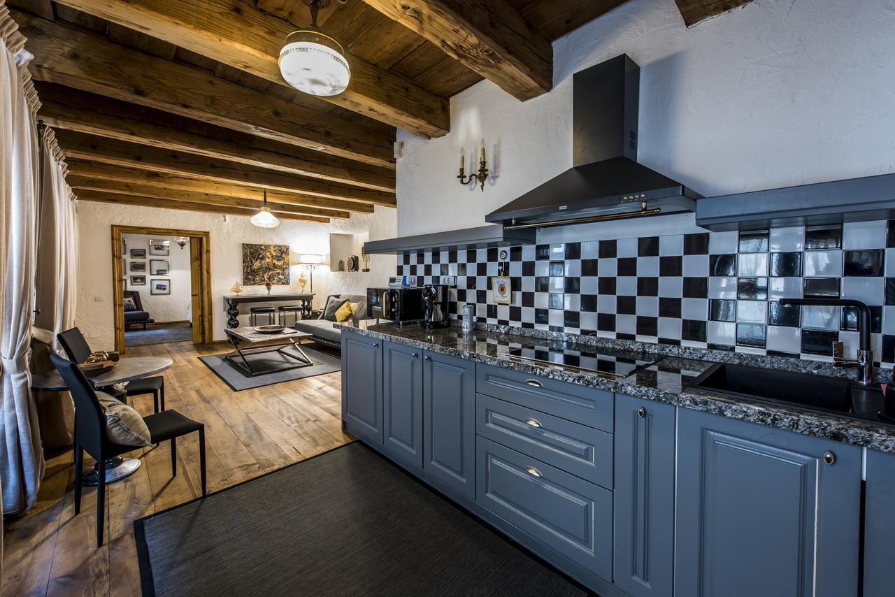 Casa Veche Aparthotel Брашов Екстериор снимка
