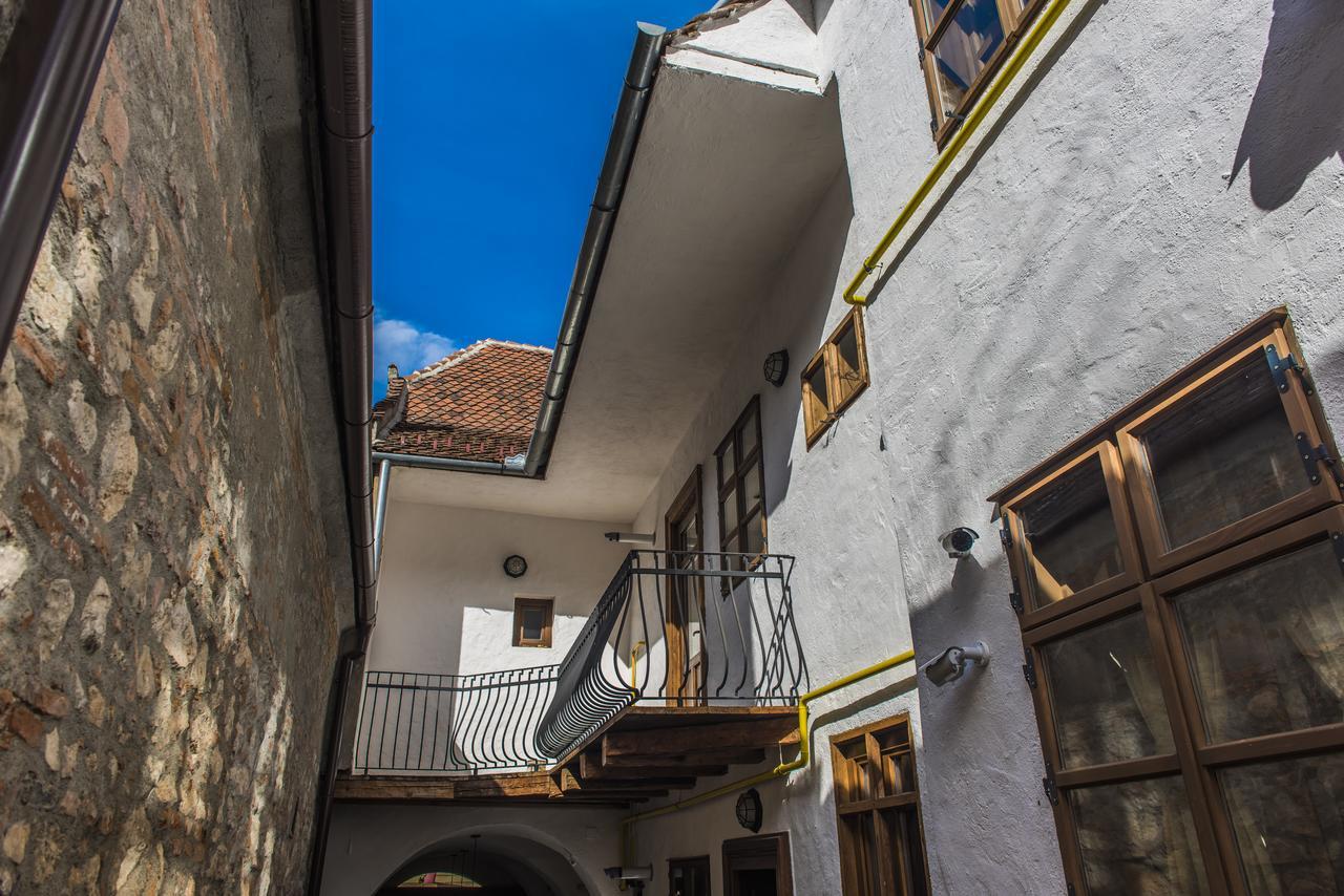 Casa Veche Aparthotel Брашов Екстериор снимка