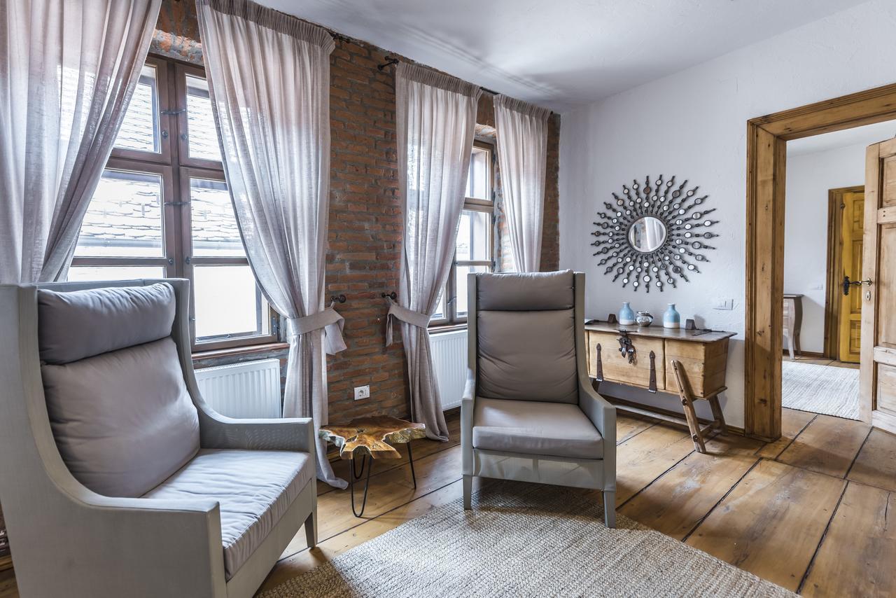 Casa Veche Aparthotel Брашов Екстериор снимка