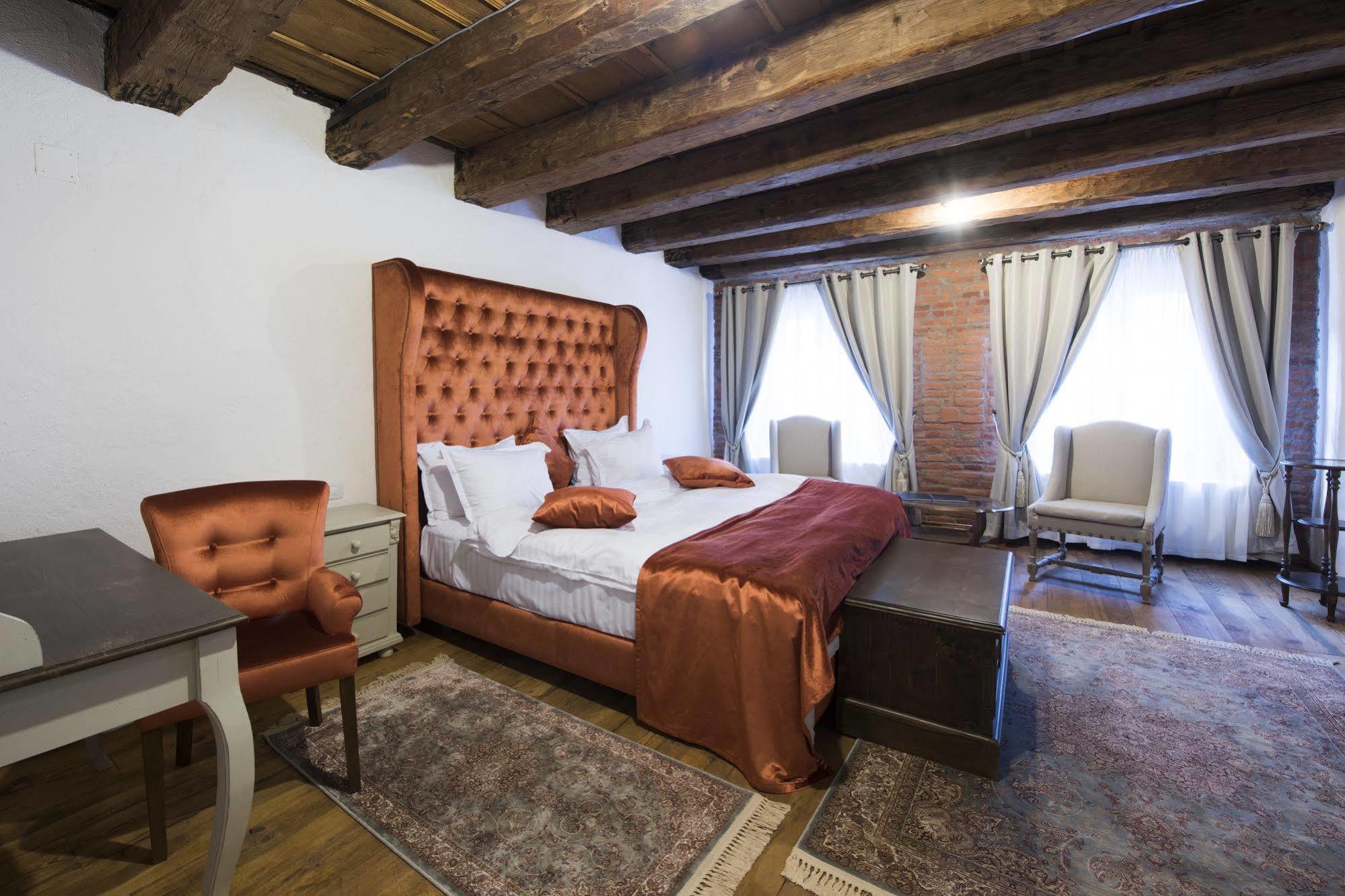 Casa Veche Aparthotel Брашов Екстериор снимка